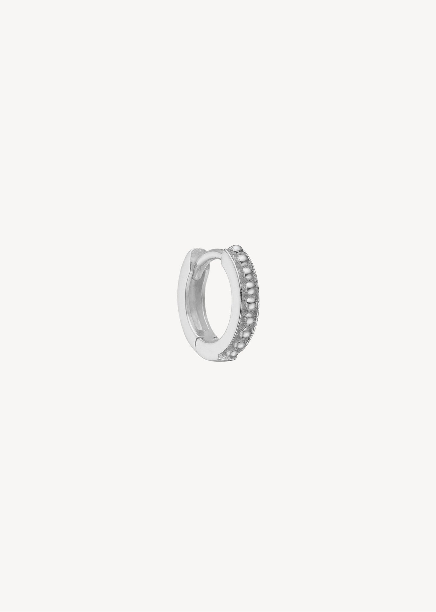Små huggie hoop øreringe til charms i sterling sølv med antikt inspireret mønster, perfekt gave til hende, gave til ham og gave til konfirmanden 