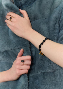 Dragee Midi armbånd med Sort Agat - guldbelagt