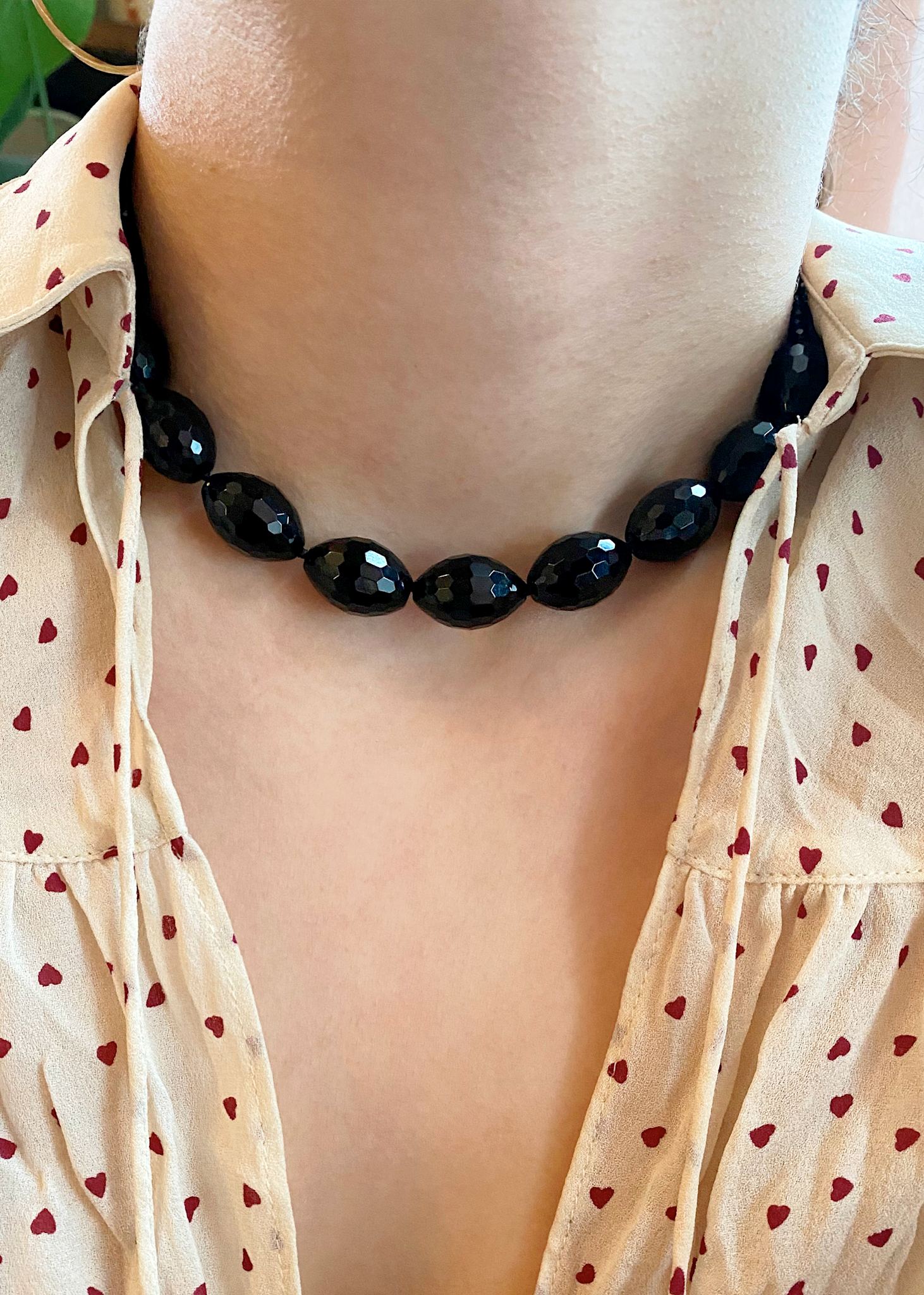 Edith halskæde med Sort Agat og Sort Spinel - guldbelagt