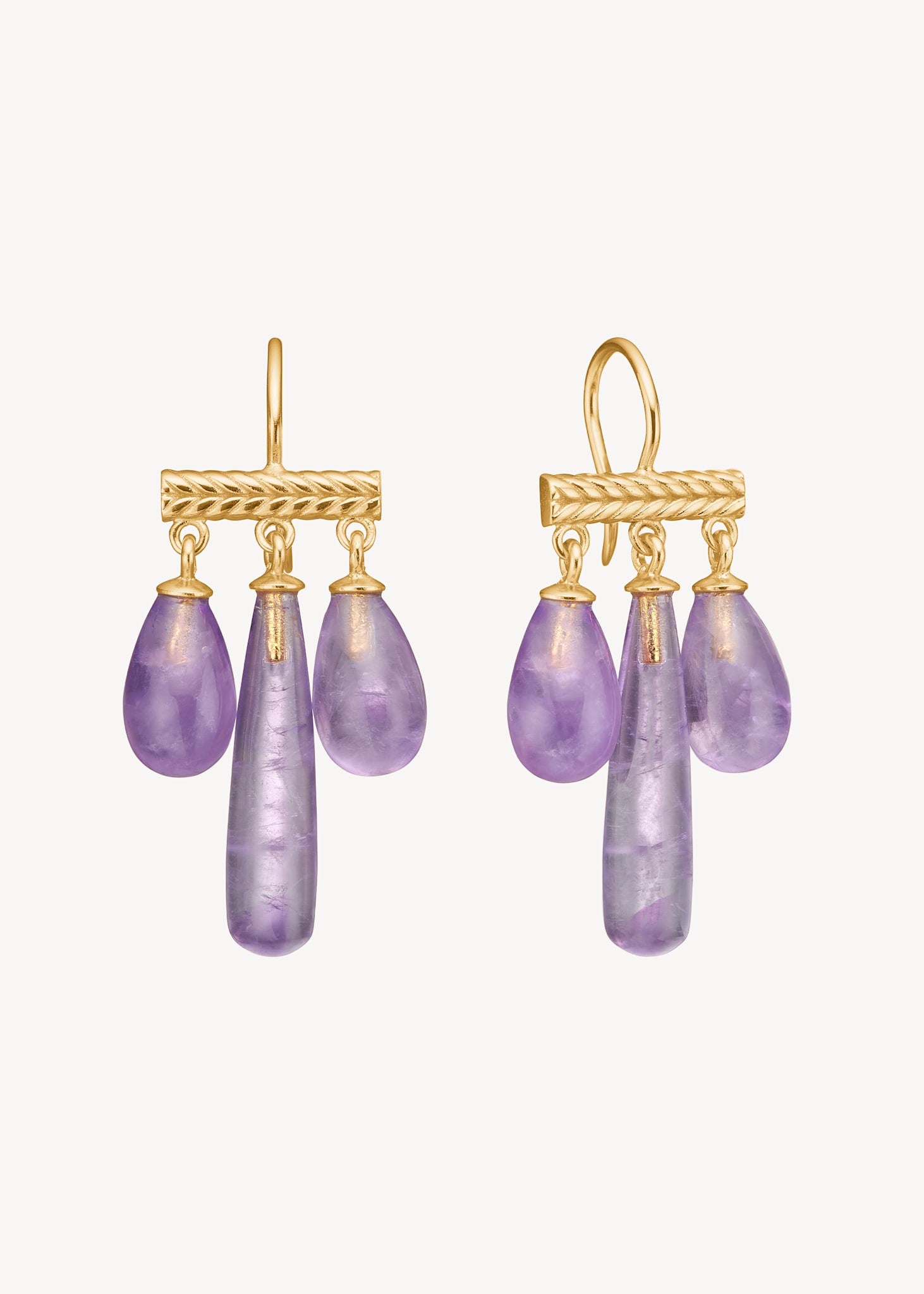 Håndlavede hængeøreringe fra carré jewellery i guldbelagt sterling sølv med tre lilla dråber af februars fødselssten, Ametyst