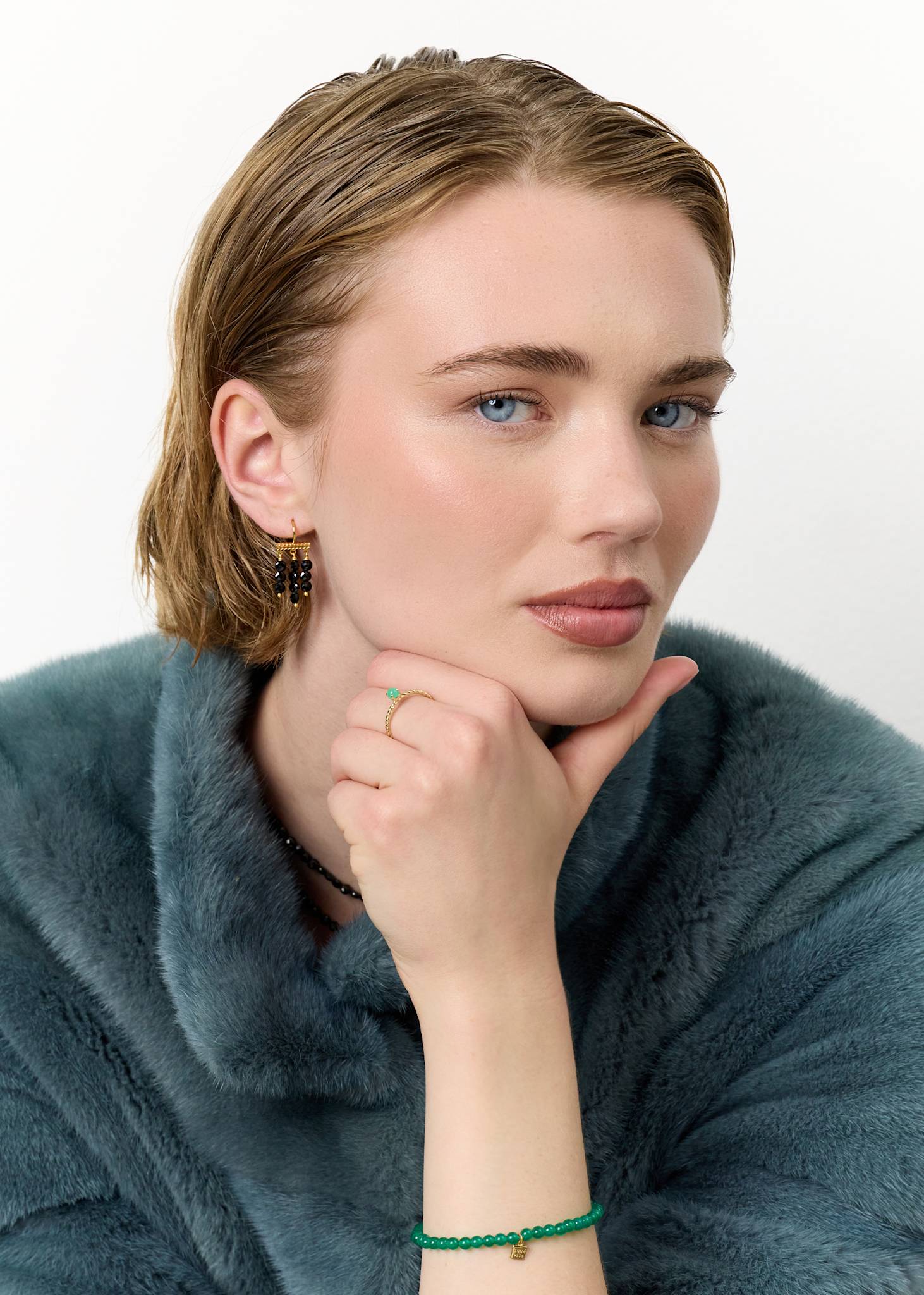 Valentina øreringe med Sort Spinel - guldbelagt