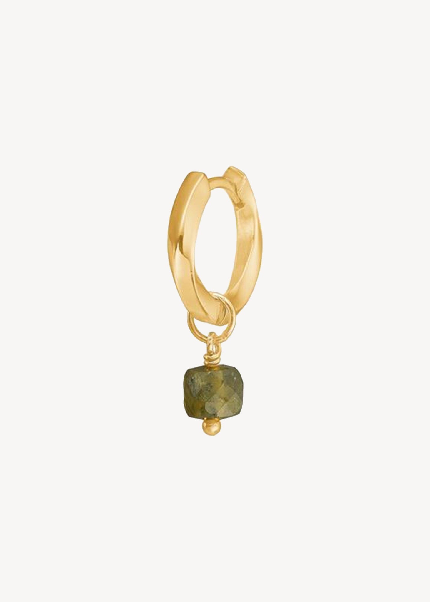 Xenia charm med Grøn Granat 1 stk - guldbelagt