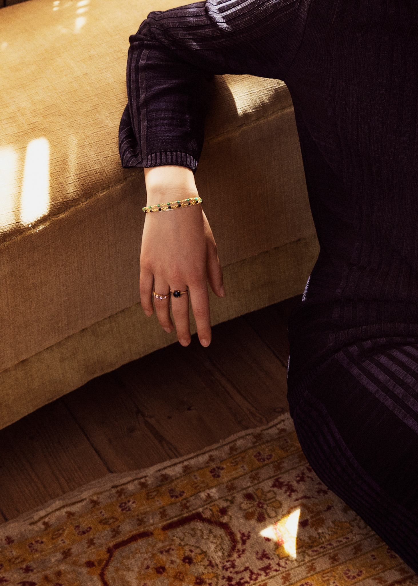 Dawn ring med Sort Agat i guld | Ringe med sorte sten til ham og hende ...