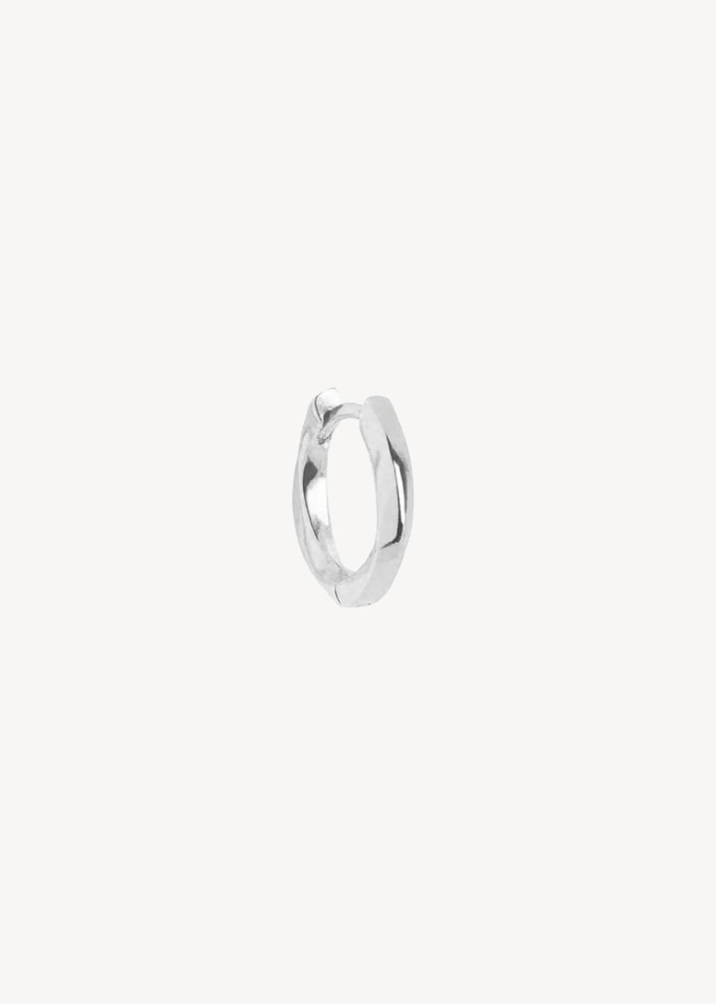 Medium 1,5 cm hoop ørering til charms i  sterling sølv med snoet design til ham og hende, perfekt gave til hende og gave til ham 