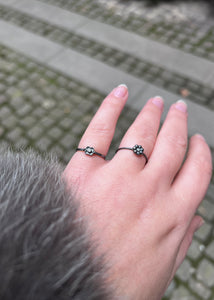 Poppy ring med Diamant - Oxideret sølv